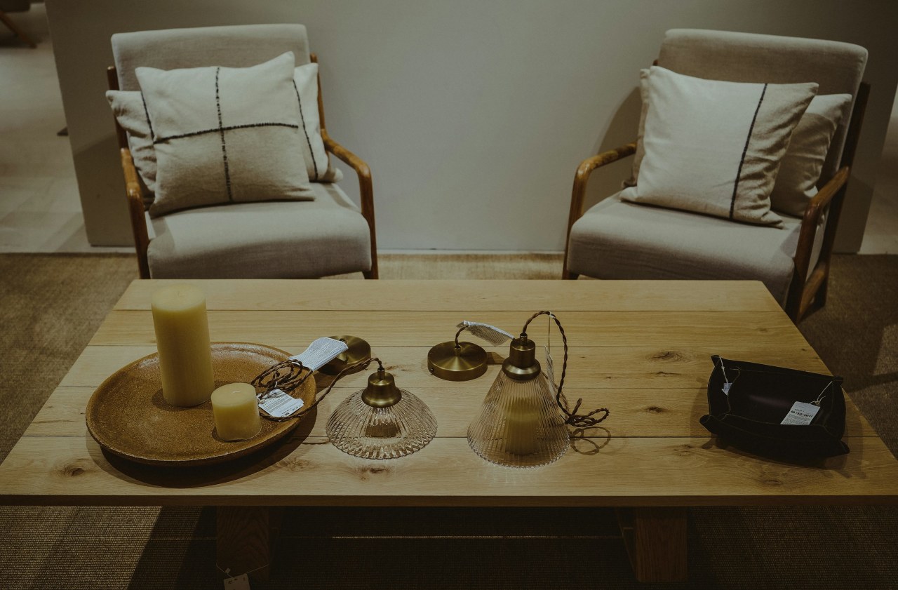 Как самостоятельно обновить старую мебель: пошаговая инструкция