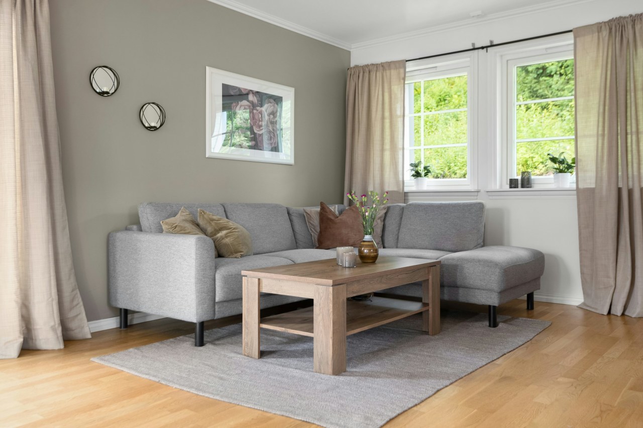 Как выбрать диван для маленькой комнаты: советы по подбору мебели