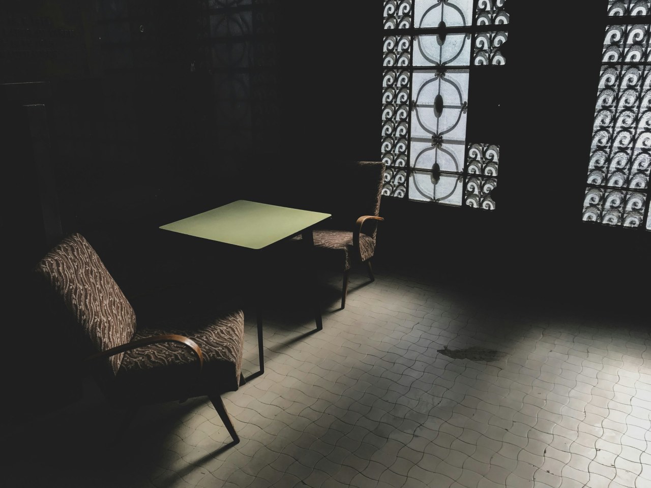 Как организовать хранение вещей в спальне: эффективные решения