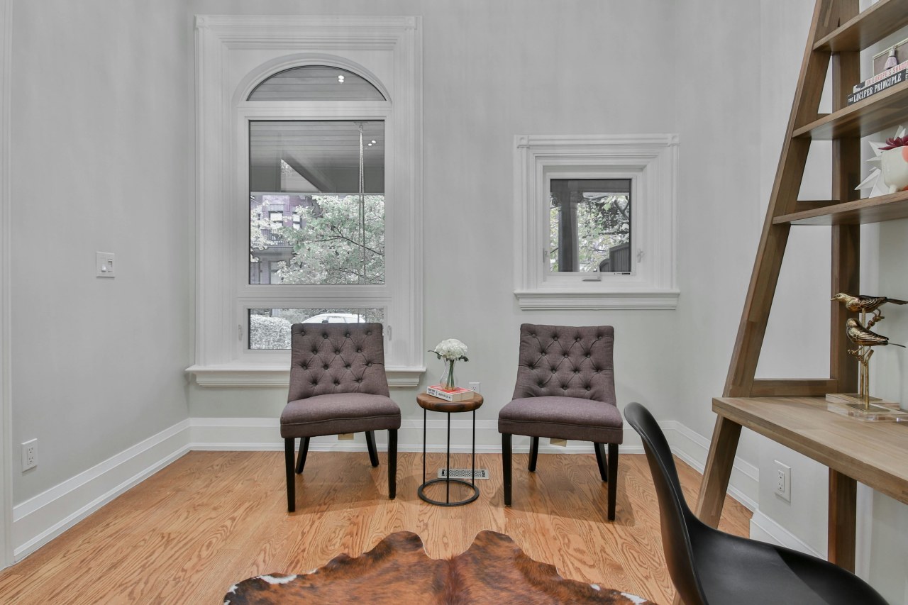 Как выбрать кровать для спальни: обзор популярных моделей 2025