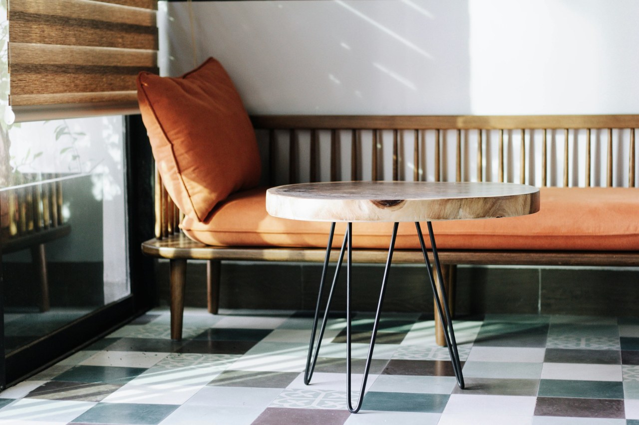 ТОП-10 стильних рішень для облаштування маленької спальні